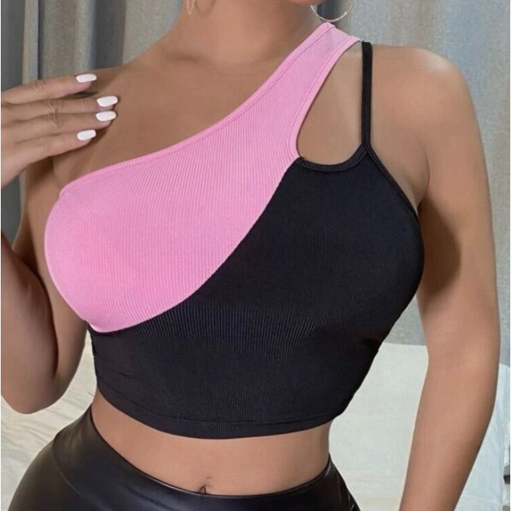 RARE color-block one shoulder crop top